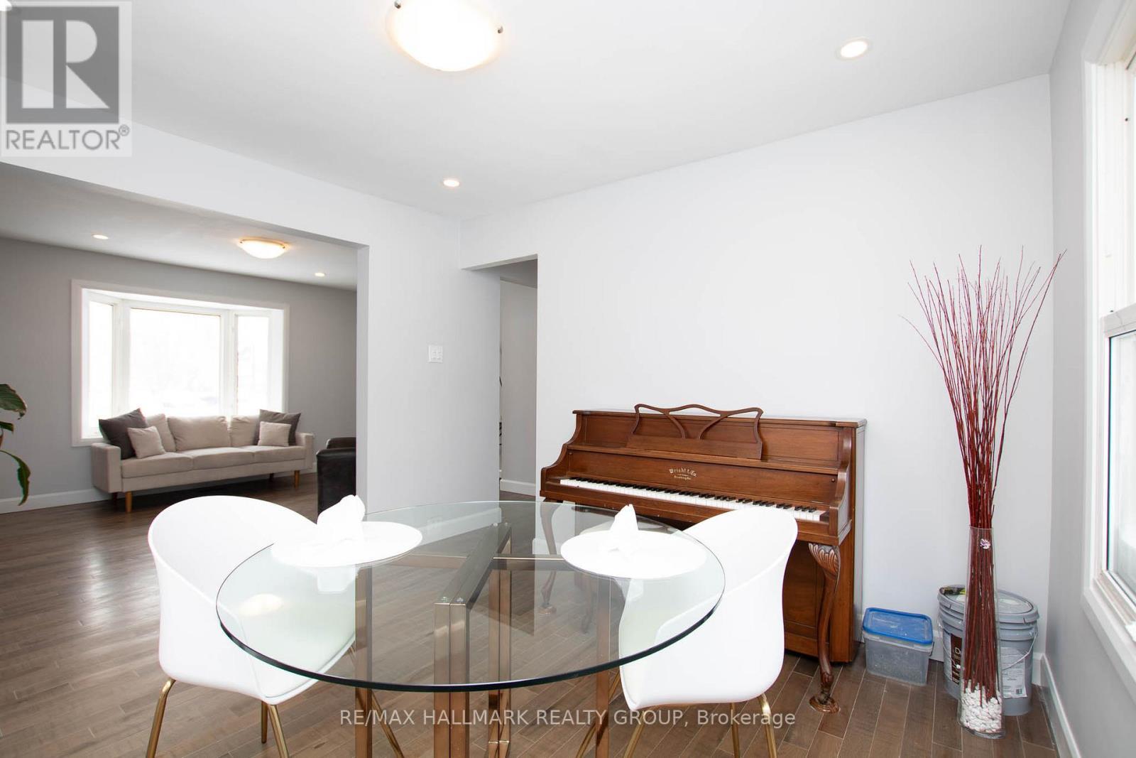 929 Merivale Road, Ottawa, ON - Indoor Photo Showing Dining Room