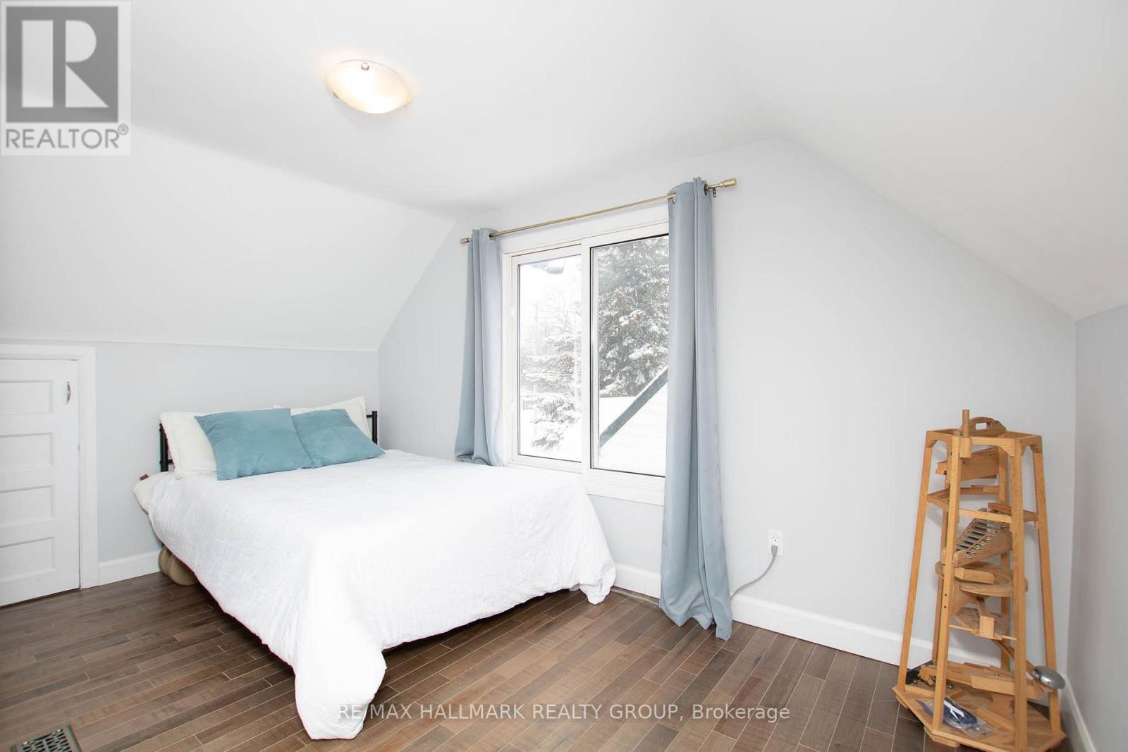 929 Merivale Road, Ottawa, ON - Indoor Photo Showing Bedroom