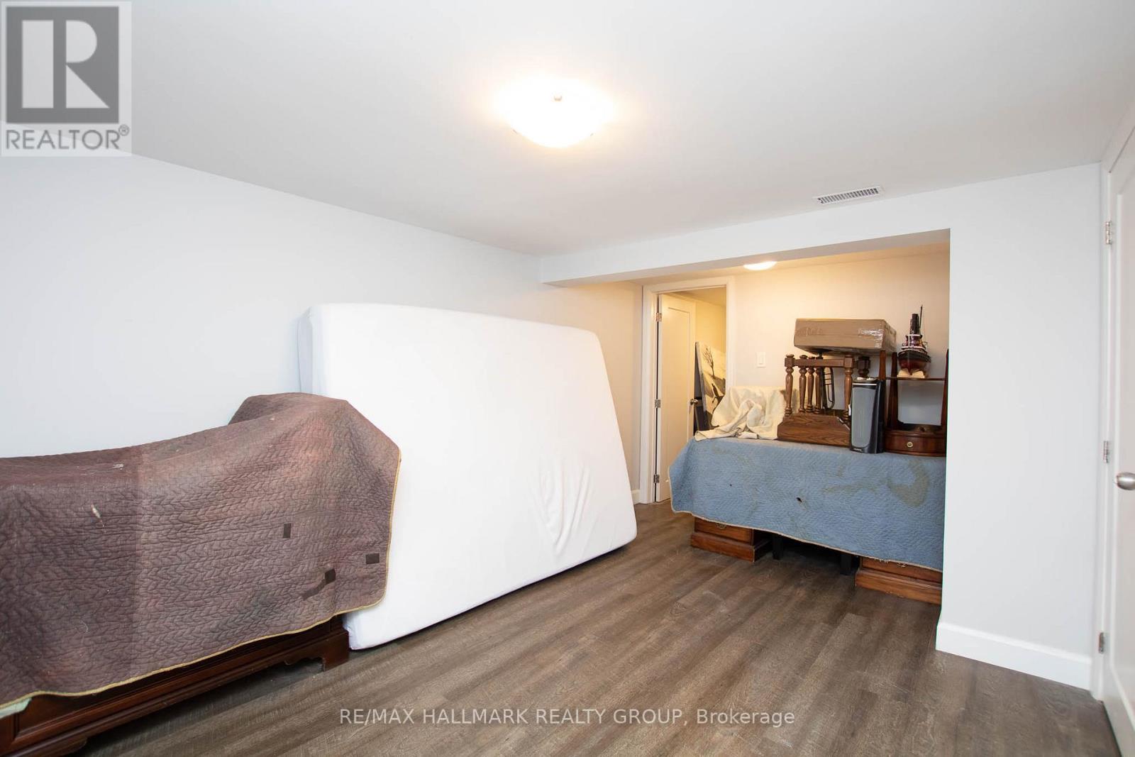 929 Merivale Road, Ottawa, ON - Indoor