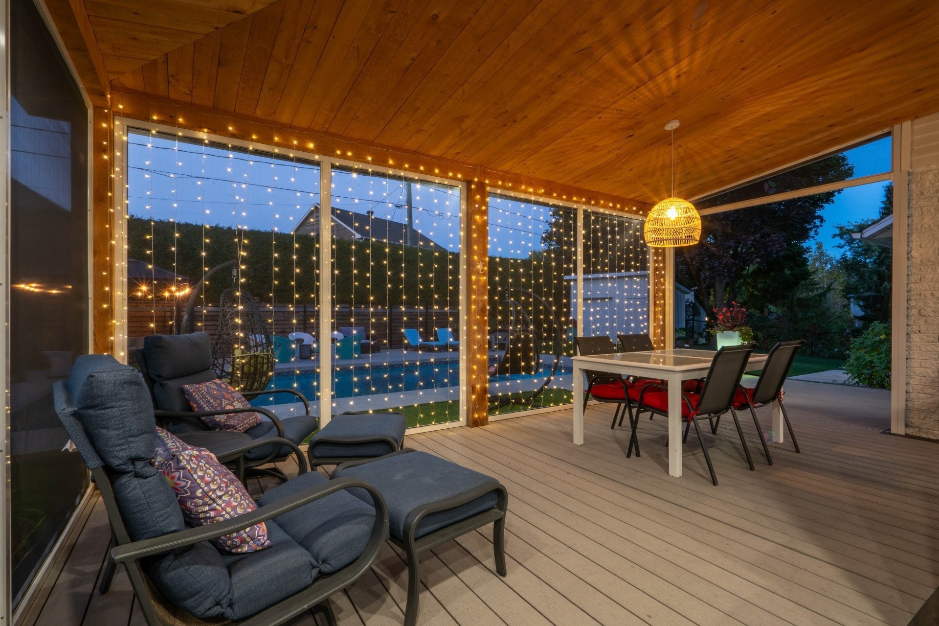 Solarium/Verrière - 25 Rue Carrier, Saint-Mathieu-De-Beloeil, QC - Outdoor With Deck Patio Veranda With Exterior