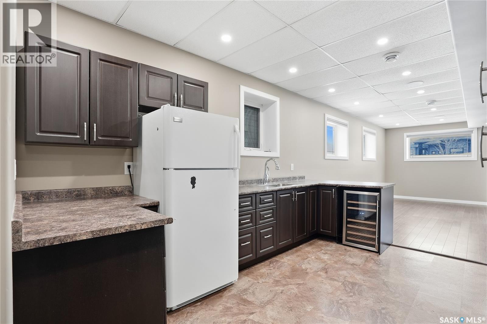 255 Werschner Crescent, Saskatoon, SK - Indoor Photo Showing Kitchen