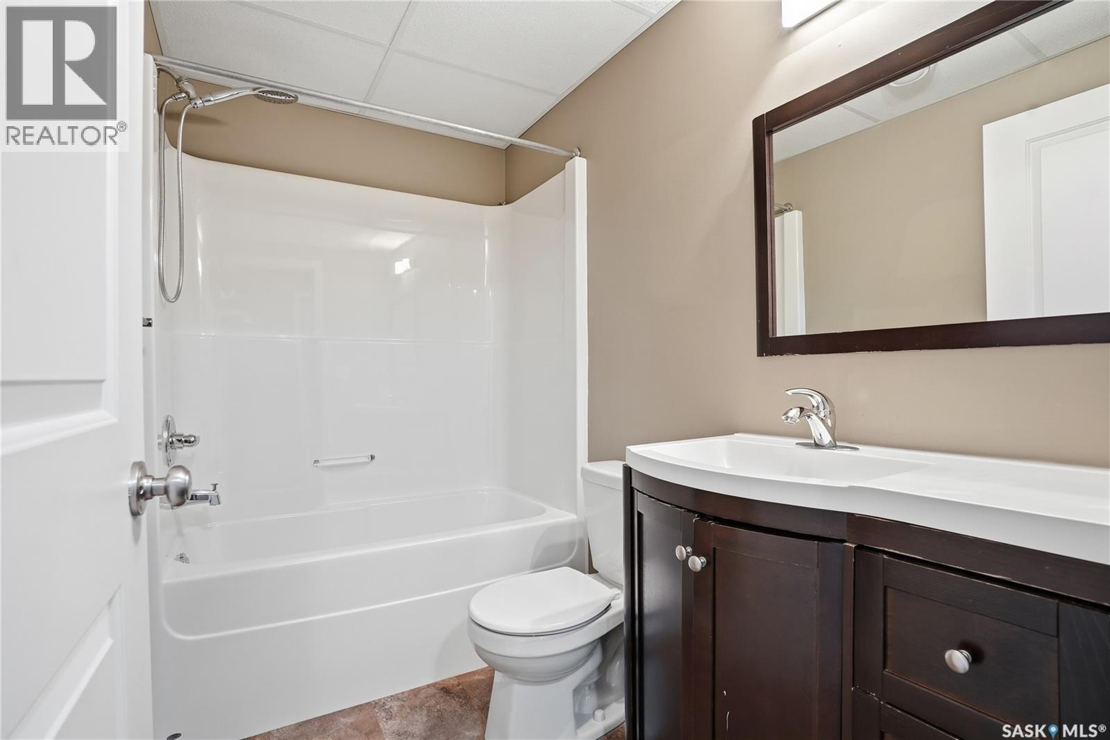 255 Werschner Crescent, Saskatoon, SK - Indoor Photo Showing Bathroom