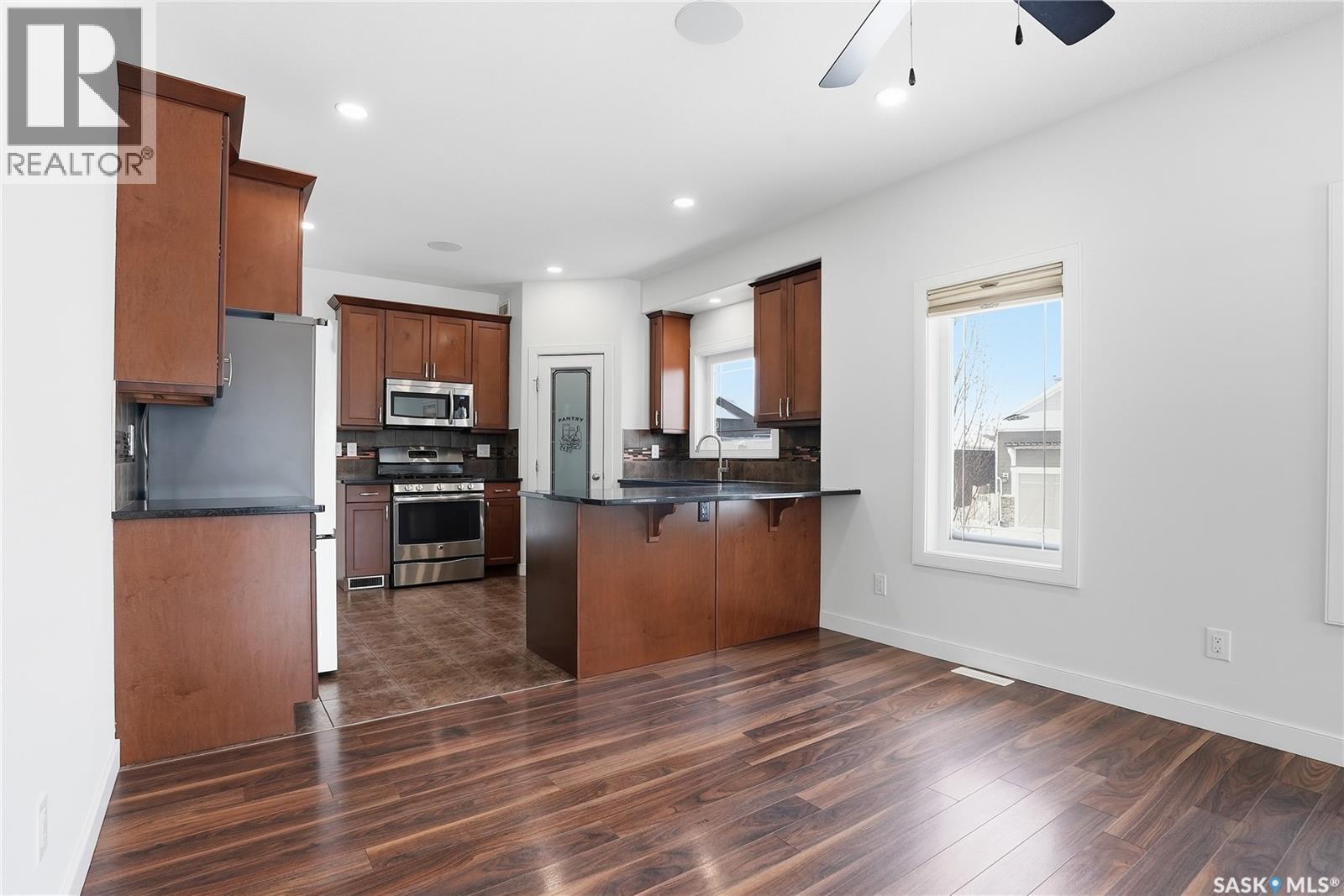 255 Werschner Crescent, Saskatoon, SK - Indoor Photo Showing Kitchen