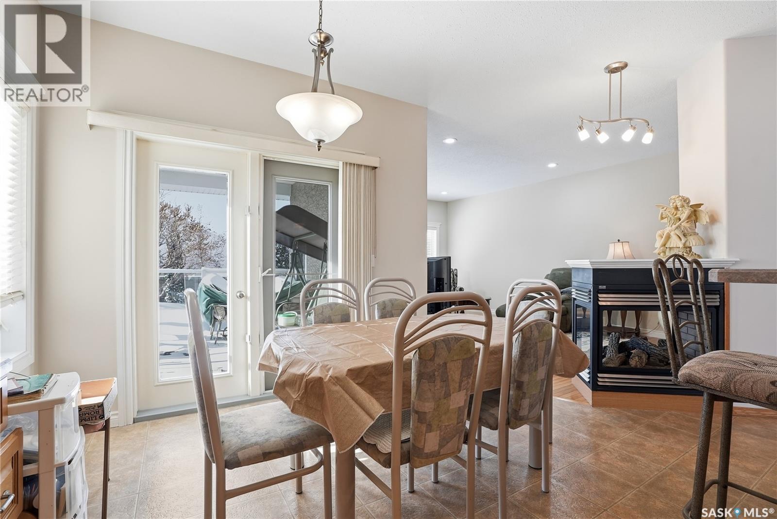 110 Brookshire Crescent, Saskatoon, SK - Indoor Photo Showing Dining Room