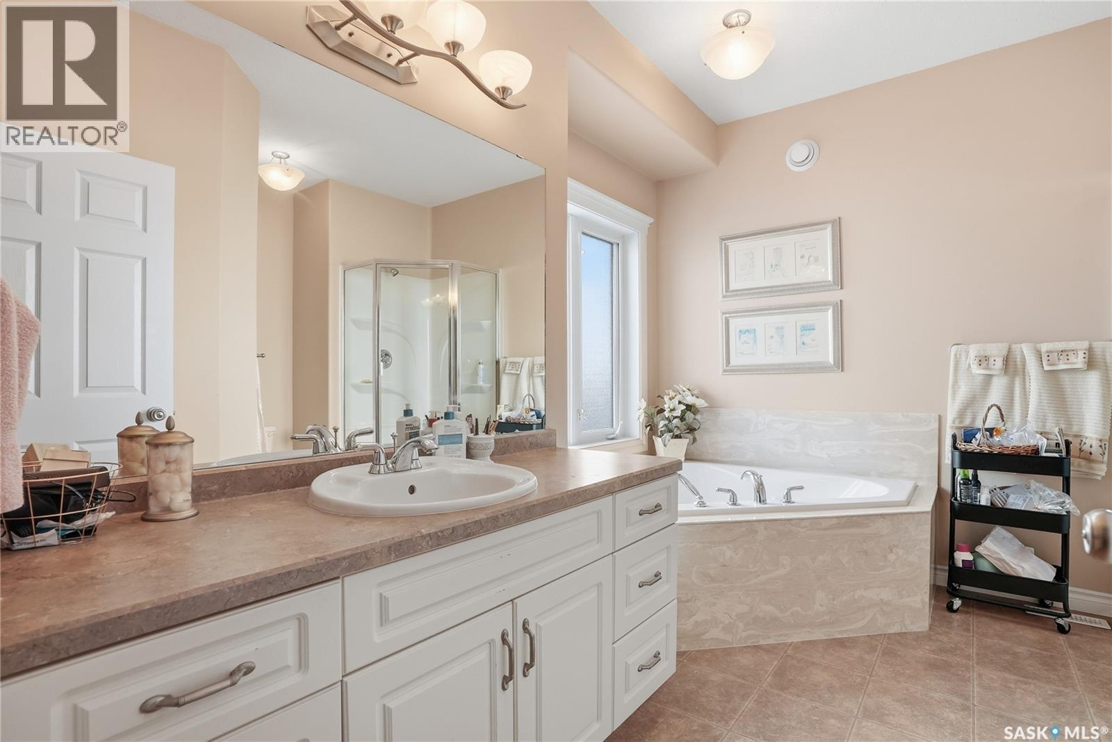 110 Brookshire Crescent, Saskatoon, SK - Indoor Photo Showing Bathroom