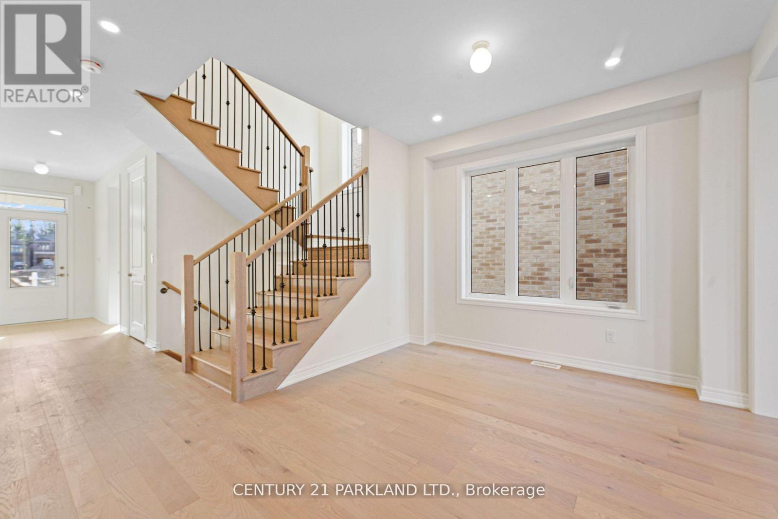 1352 Davis Loop, Innisfil, ON - Indoor Photo Showing Other Room