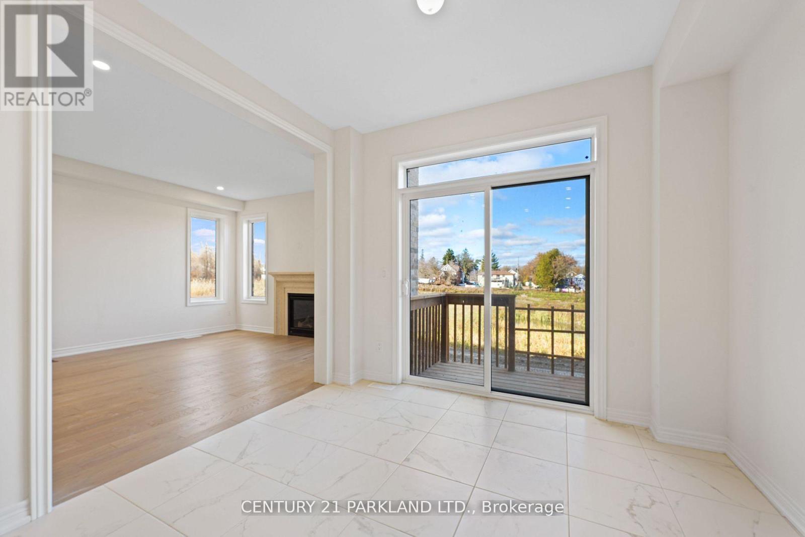 1352 Davis Loop, Innisfil, ON - Indoor Photo Showing Other Room