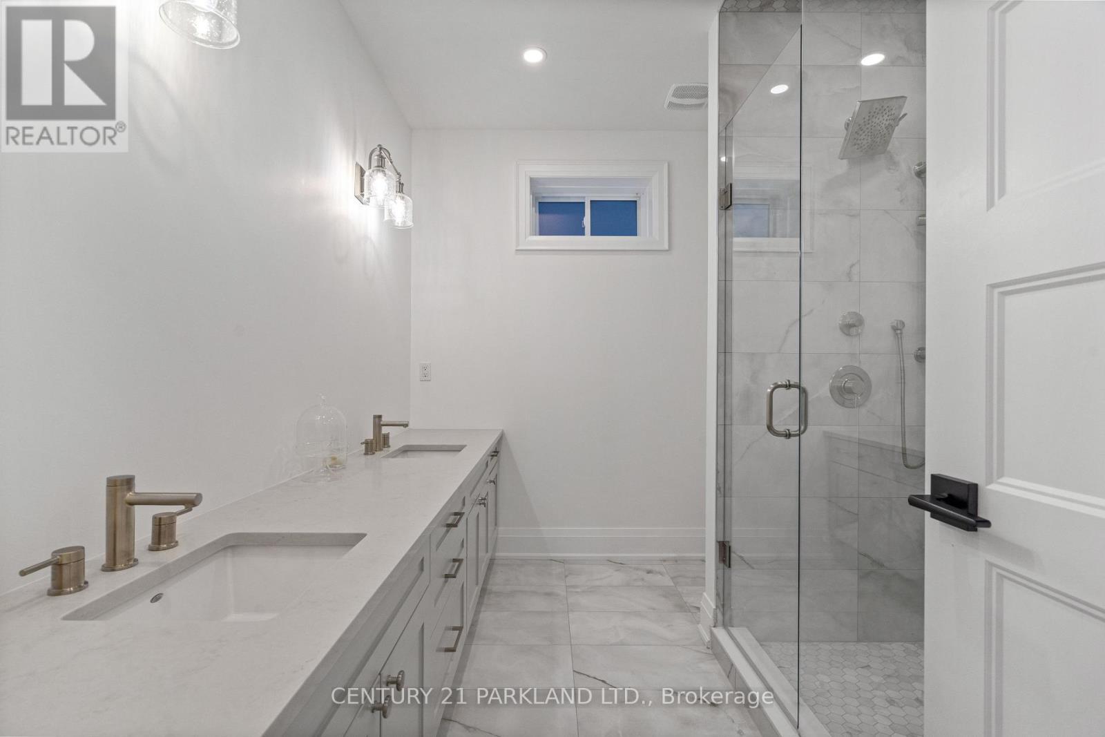 326 Tiny Beaches Road S, Tiny, ON - Indoor Photo Showing Bathroom