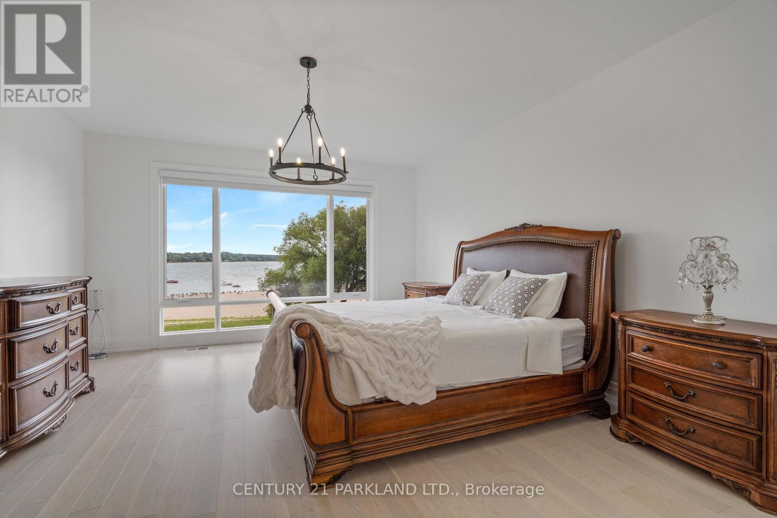 326 Tiny Beaches Road S, Tiny, ON - Indoor Photo Showing Bedroom