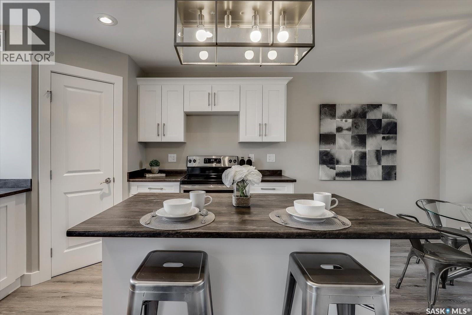 133 E Avenue S, Saskatoon, SK - Indoor