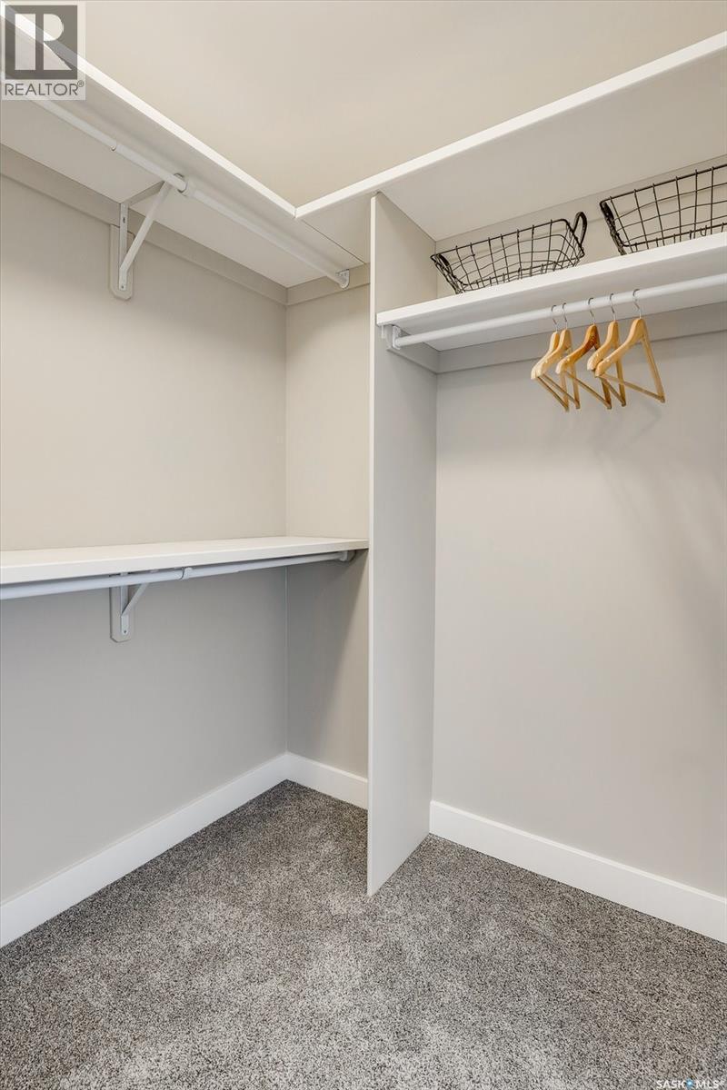 133 E Avenue S, Saskatoon, SK - Indoor With Storage