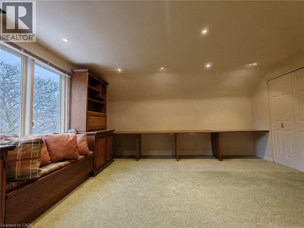 362 Pommel Gate Crescent, Waterloo, ON - Indoor Photo Showing Other Room