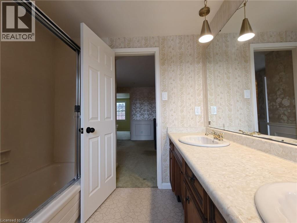 362 Pommel Gate Crescent, Waterloo, ON - Indoor Photo Showing Bathroom
