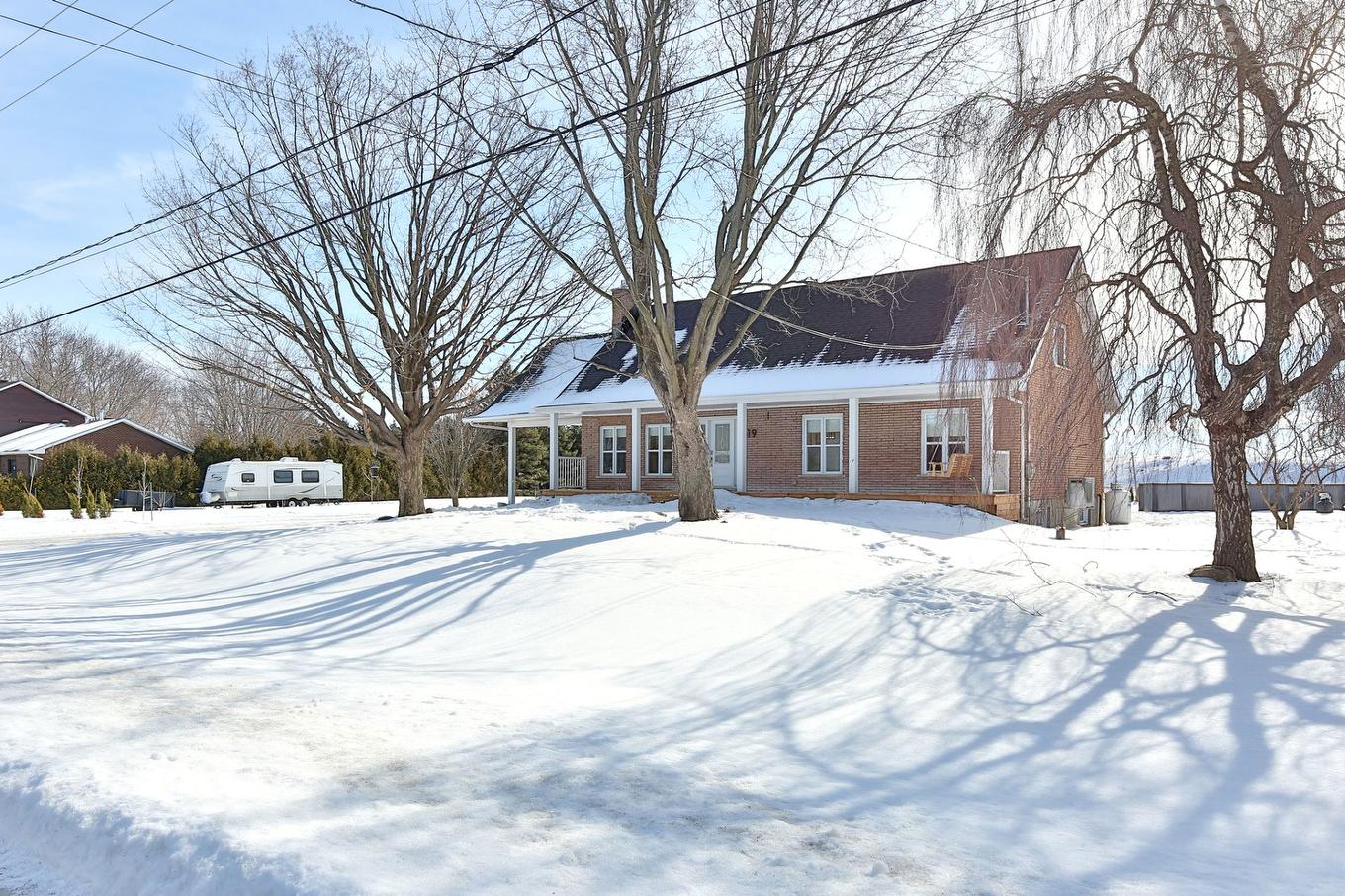 Frontage - 19 Rue Rolland, Saint-Jean-Sur-Richelieu, QC