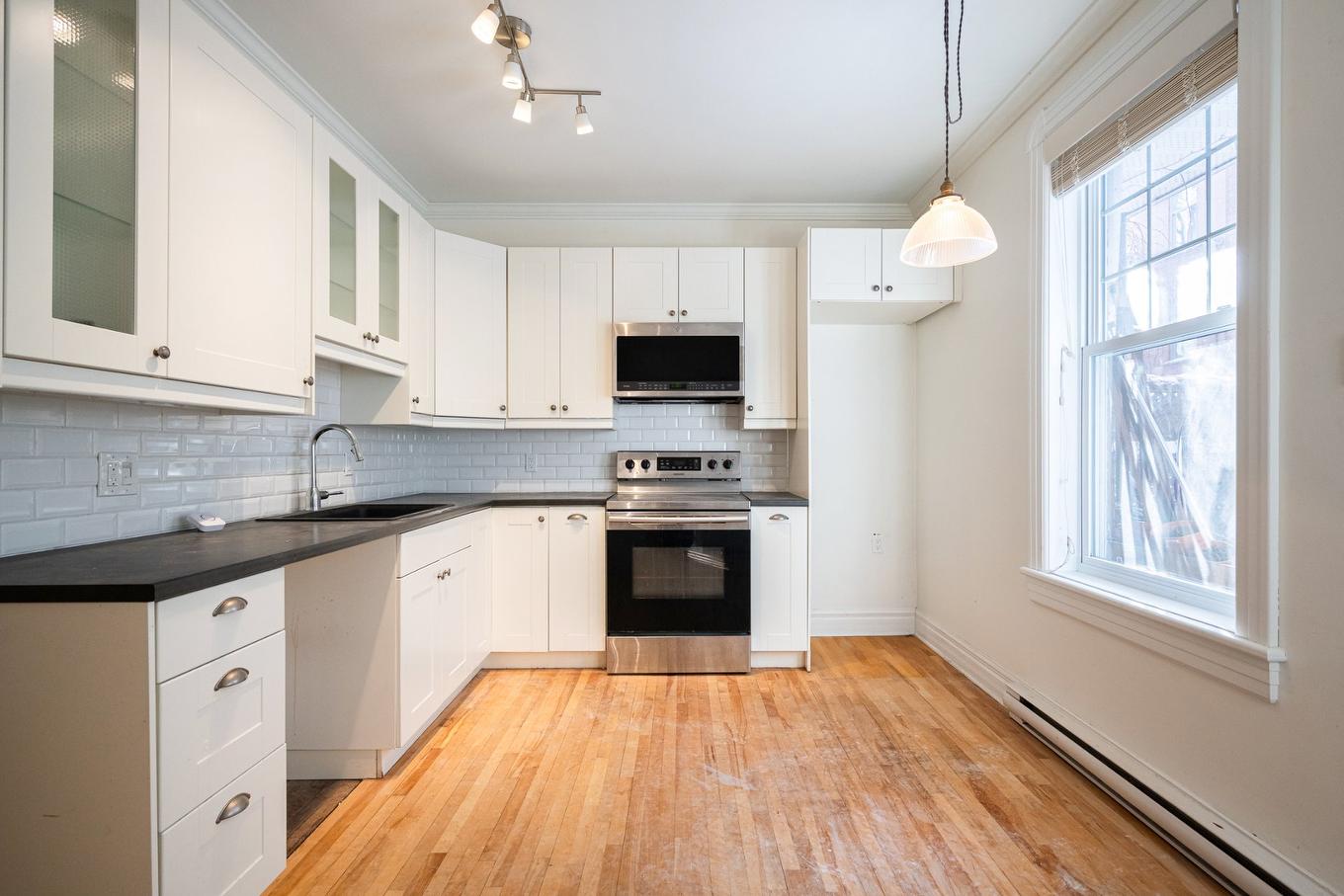 Kitchen - 6644 Av. Henri-Julien, Montréal (Rosemont/La Petite-Patrie), QC - Indoor Photo Showing Kitchen