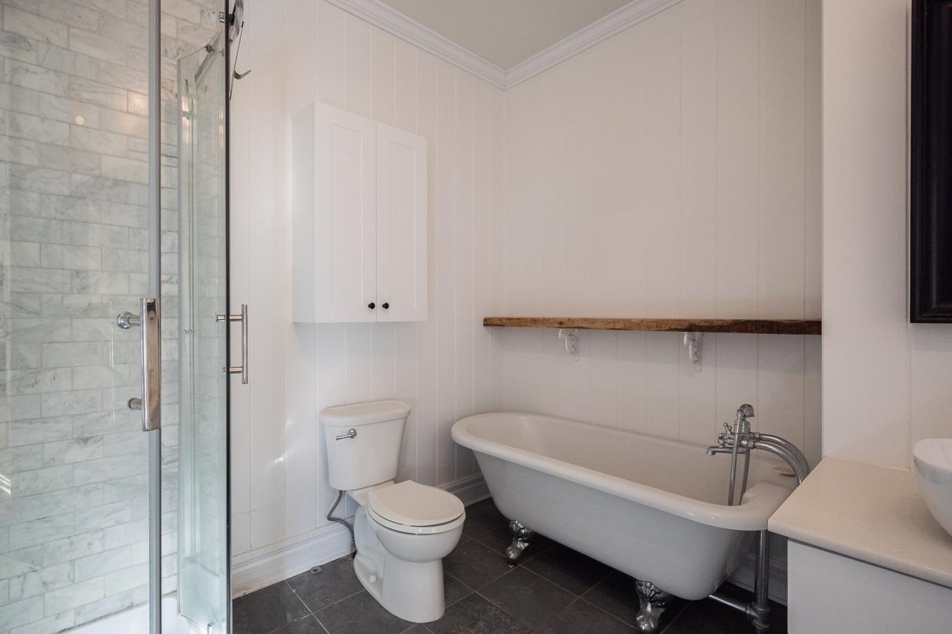 Bathroom - 6644 Av. Henri-Julien, Montréal (Rosemont/La Petite-Patrie), QC - Indoor Photo Showing Bathroom