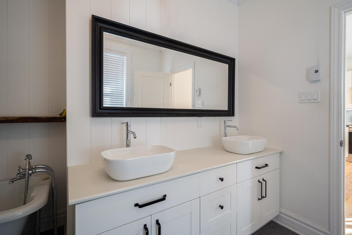 Bathroom - 6644 Av. Henri-Julien, Montréal (Rosemont/La Petite-Patrie), QC - Indoor Photo Showing Bathroom