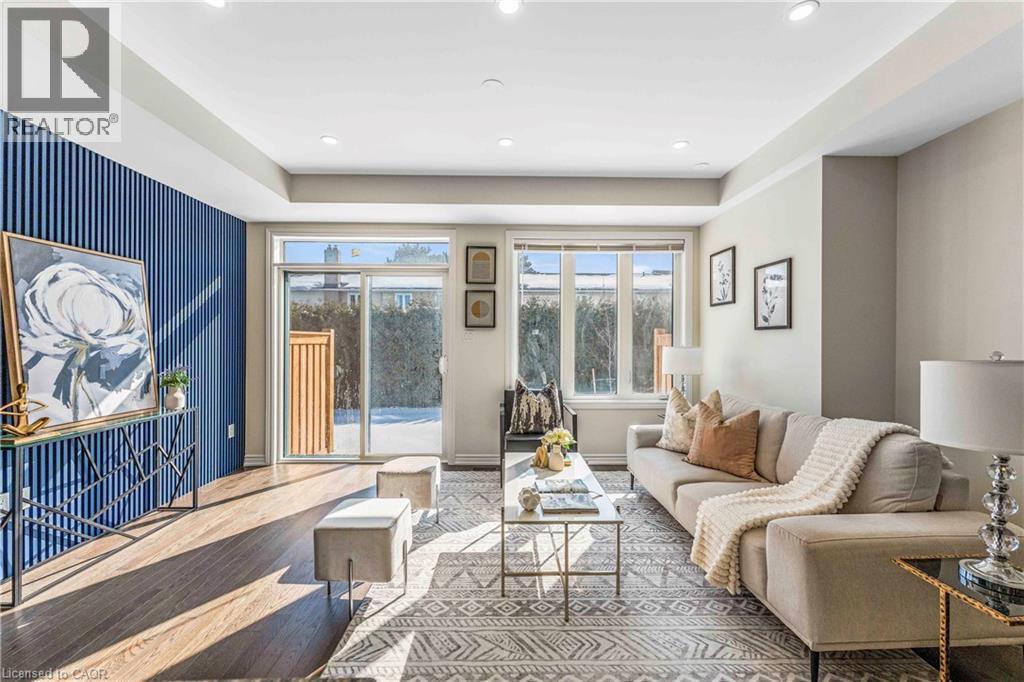 1426 Oakmont Common, Burlington, ON - Indoor Photo Showing Living Room