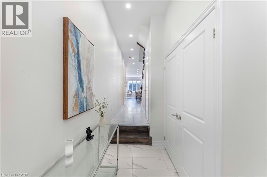 1426 Oakmont Common, Burlington, ON - Indoor Photo Showing Other Room