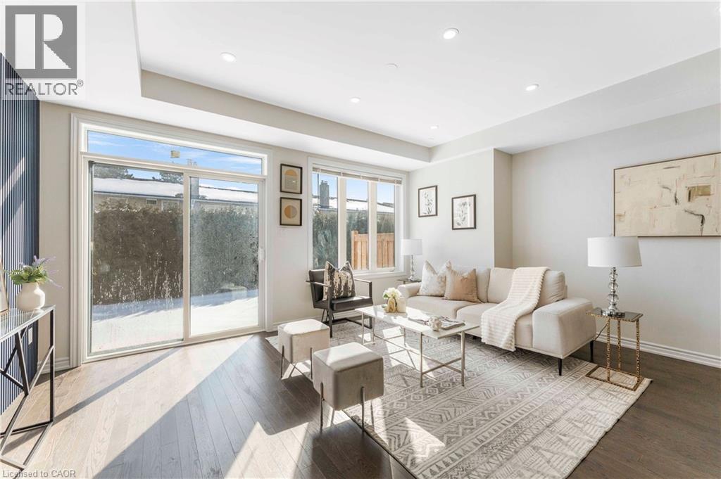 1426 Oakmont Common, Burlington, ON - Indoor Photo Showing Living Room