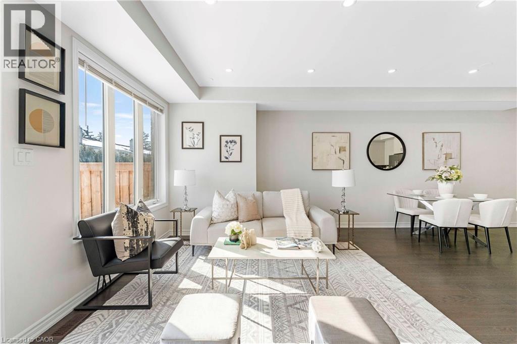 1426 Oakmont Common, Burlington, ON - Indoor Photo Showing Living Room
