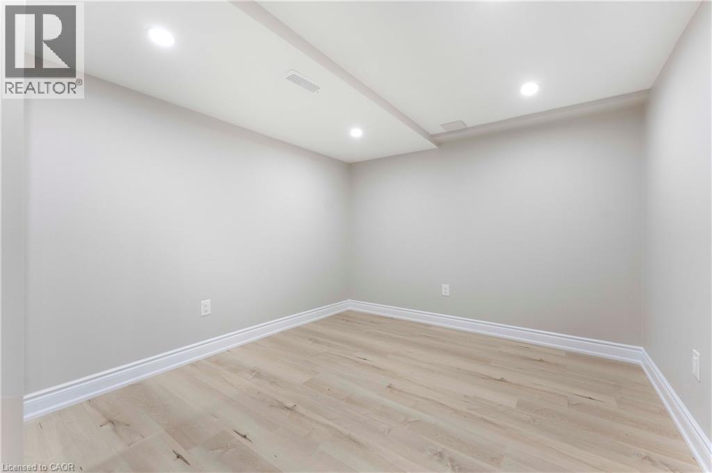 1426 Oakmont Common, Burlington, ON - Indoor Photo Showing Other Room