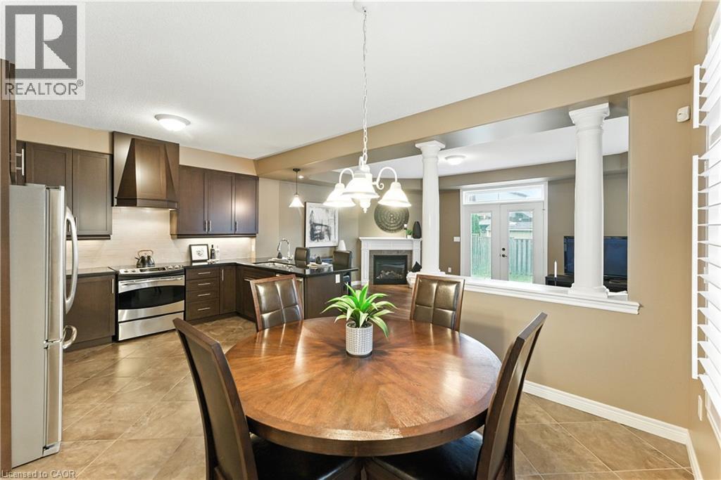 100 Fall Fair Way, Binbrook, ON - Indoor Photo Showing Dining Room