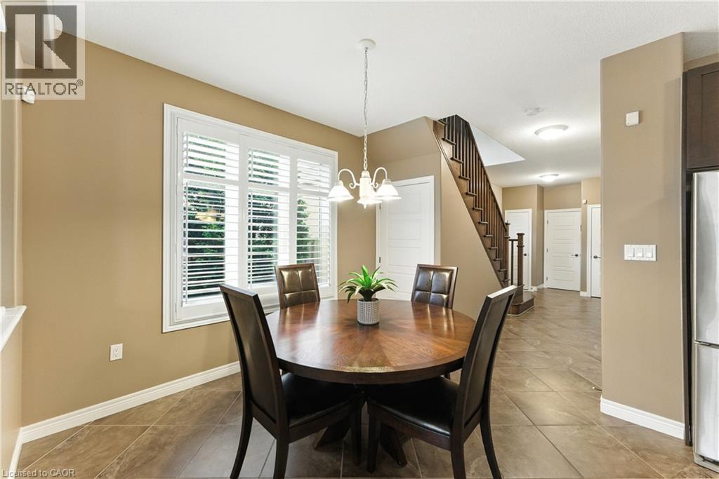 100 Fall Fair Way, Binbrook, ON - Indoor Photo Showing Dining Room
