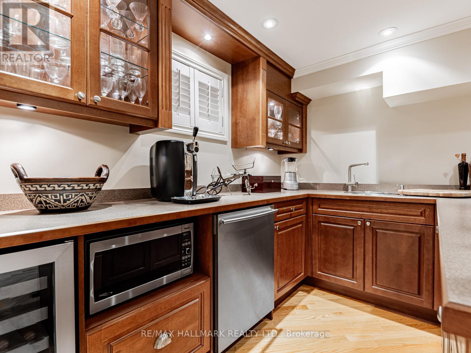 88 Ames Circle, Toronto, ON - Indoor Photo Showing Kitchen