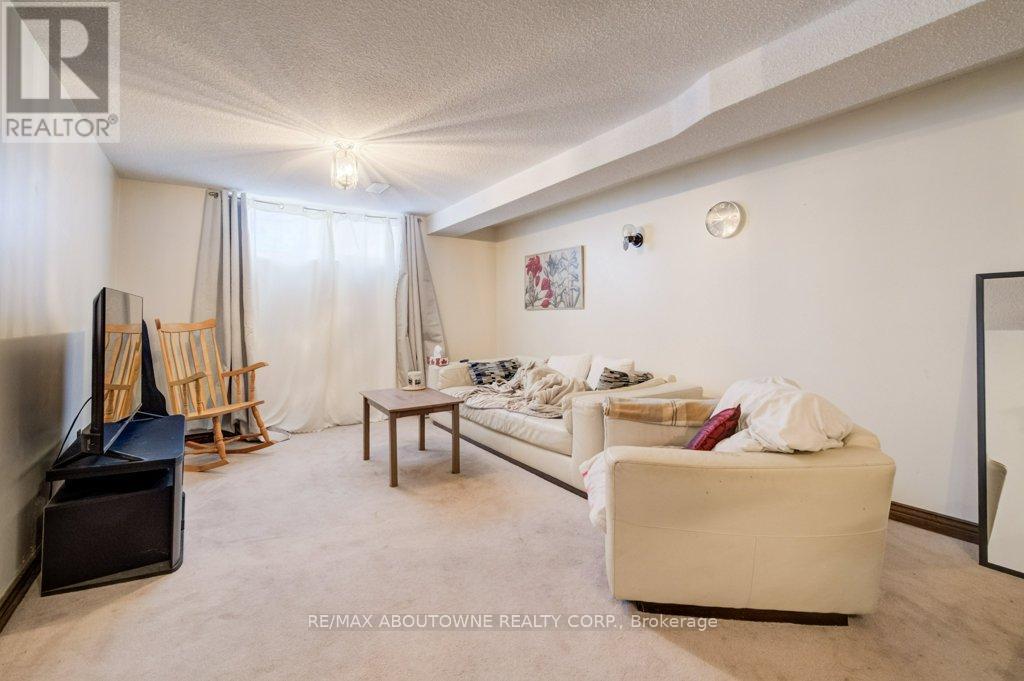 1245 Tyneburn Crescent, Mississauga, ON - Indoor