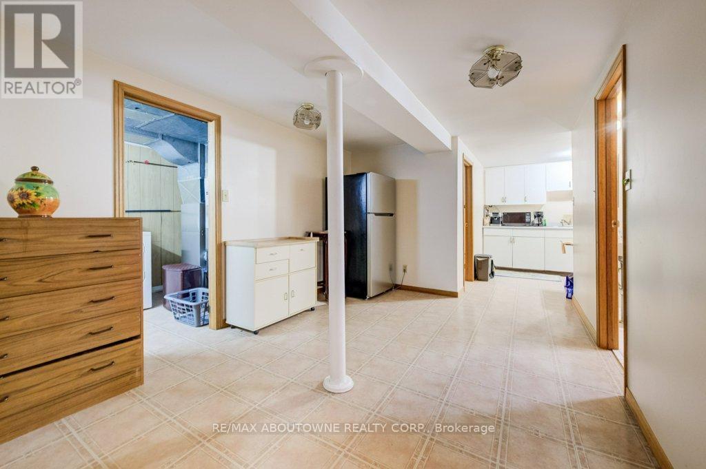 1245 Tyneburn Crescent, Mississauga, ON - Indoor Photo Showing Other Room