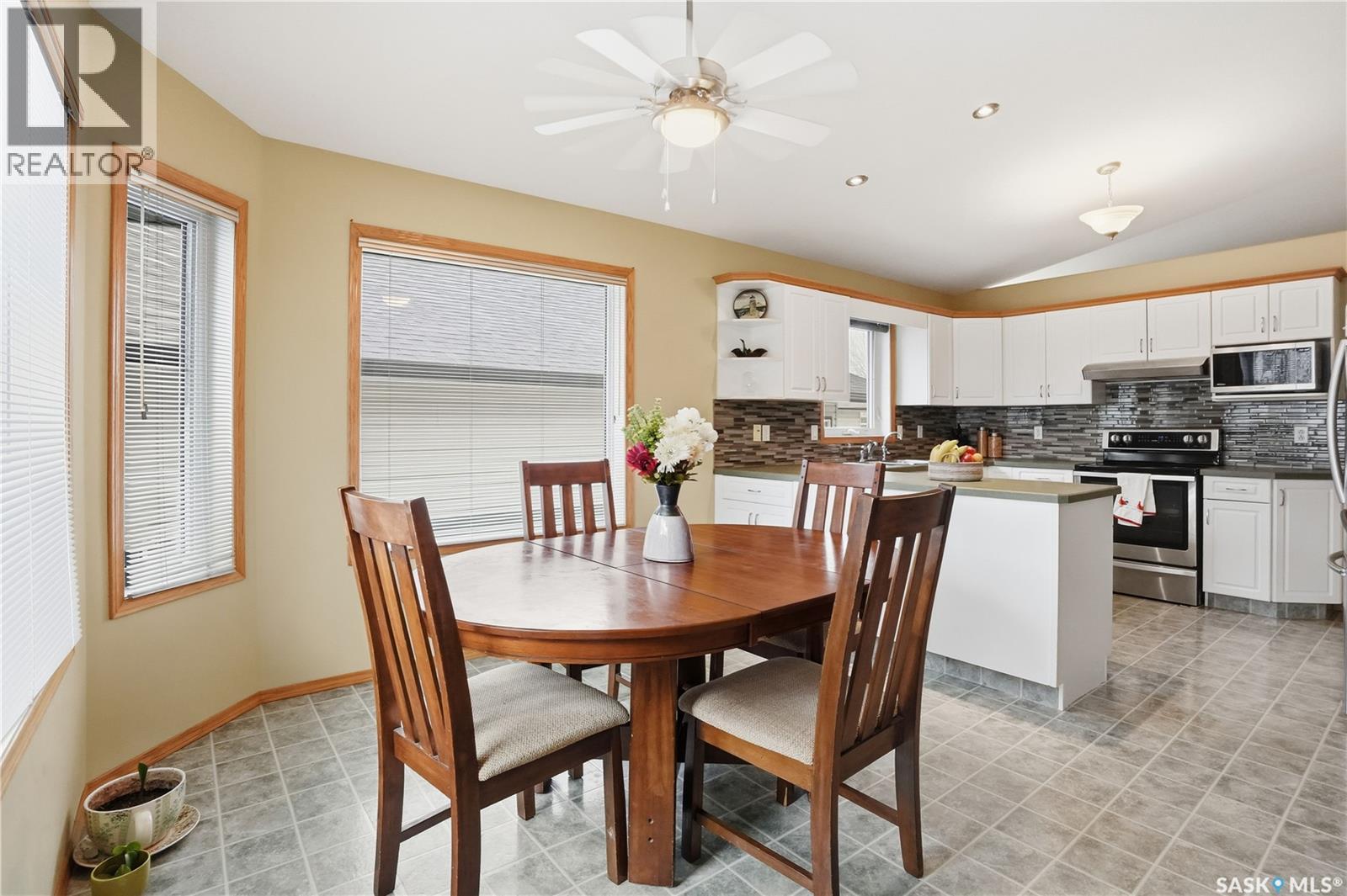 1258 Degelman Drive, Regina, SK - Indoor Photo Showing Other Room