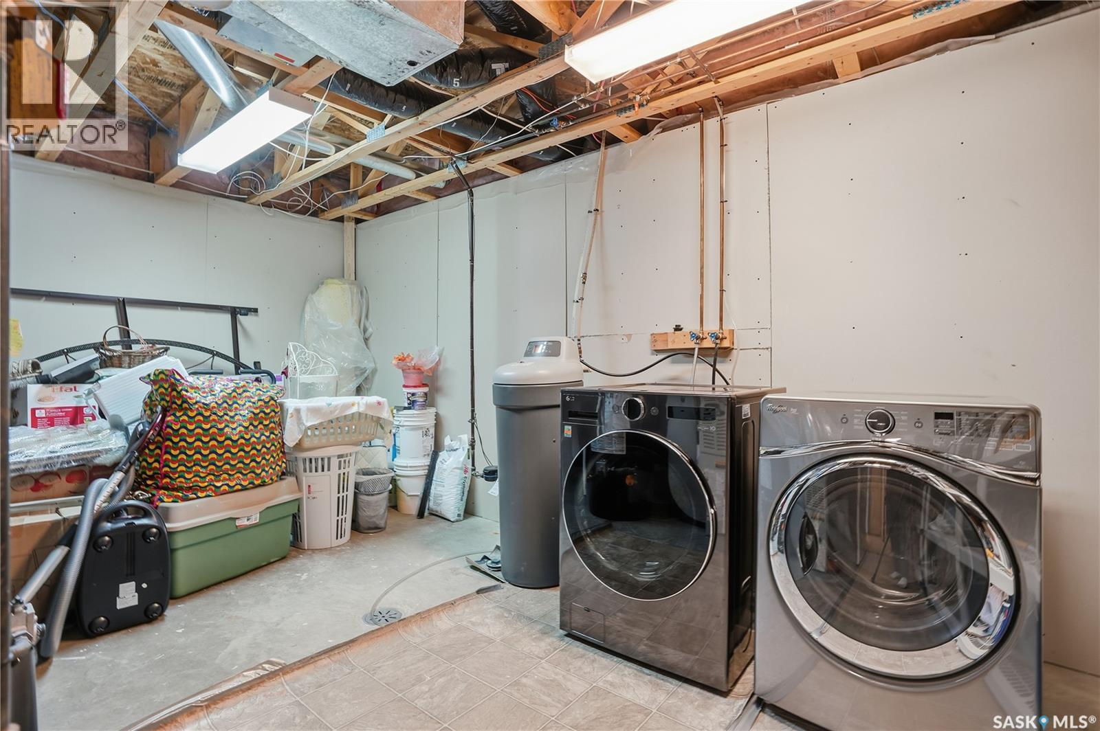 1258 Degelman Drive, Regina, SK - Indoor Photo Showing Laundry Room