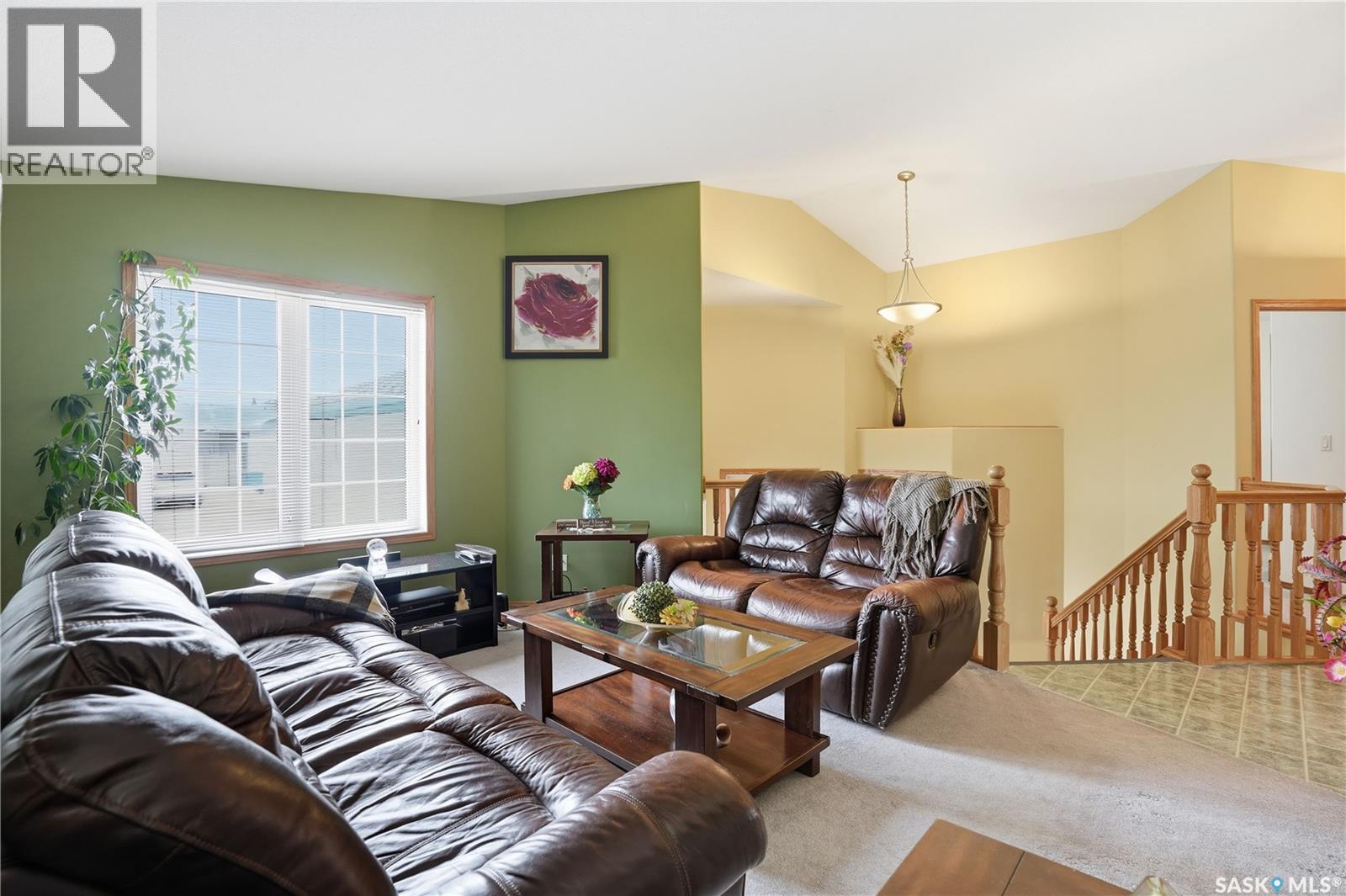 1258 Degelman Drive, Regina, SK - Indoor Photo Showing Living Room