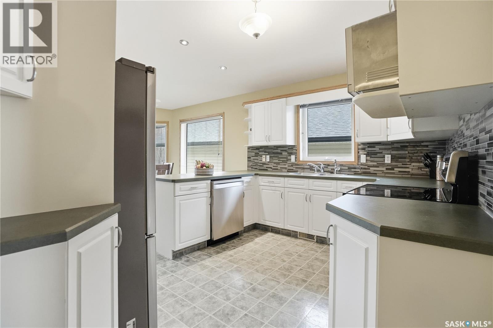 1258 Degelman Drive, Regina, SK - Indoor Photo Showing Kitchen