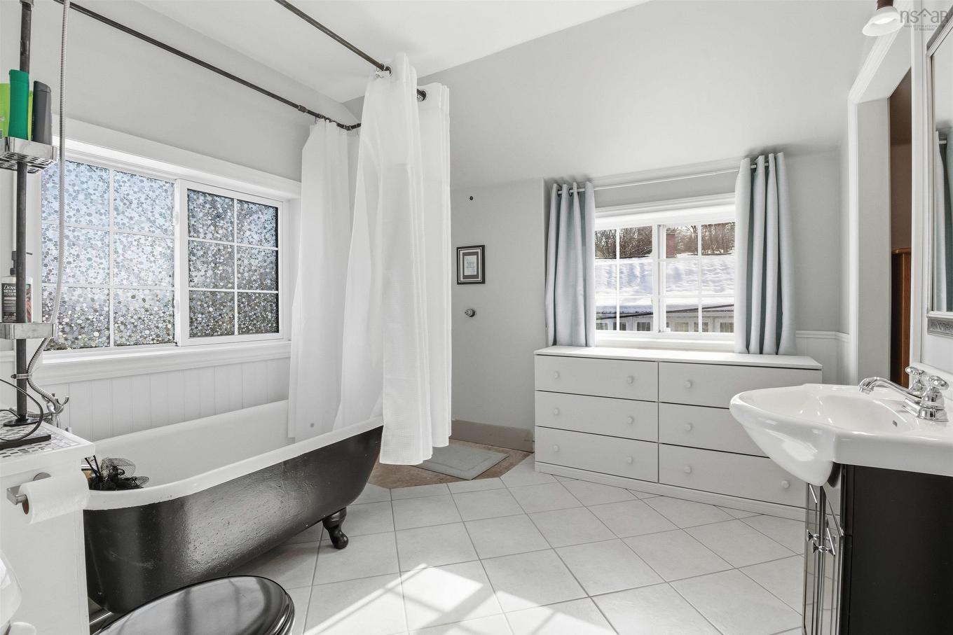 11 Maplewood Drive, Halifax, NS