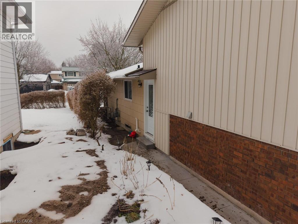 322 Sandowne Drive, Waterloo, ON - Outdoor