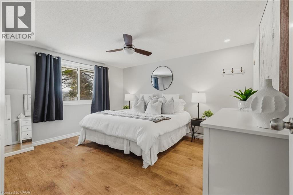 322 Sandowne Drive, Waterloo, ON - Indoor Photo Showing Bedroom