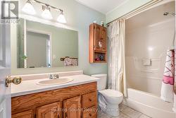Upper level 4 pc bathroom -