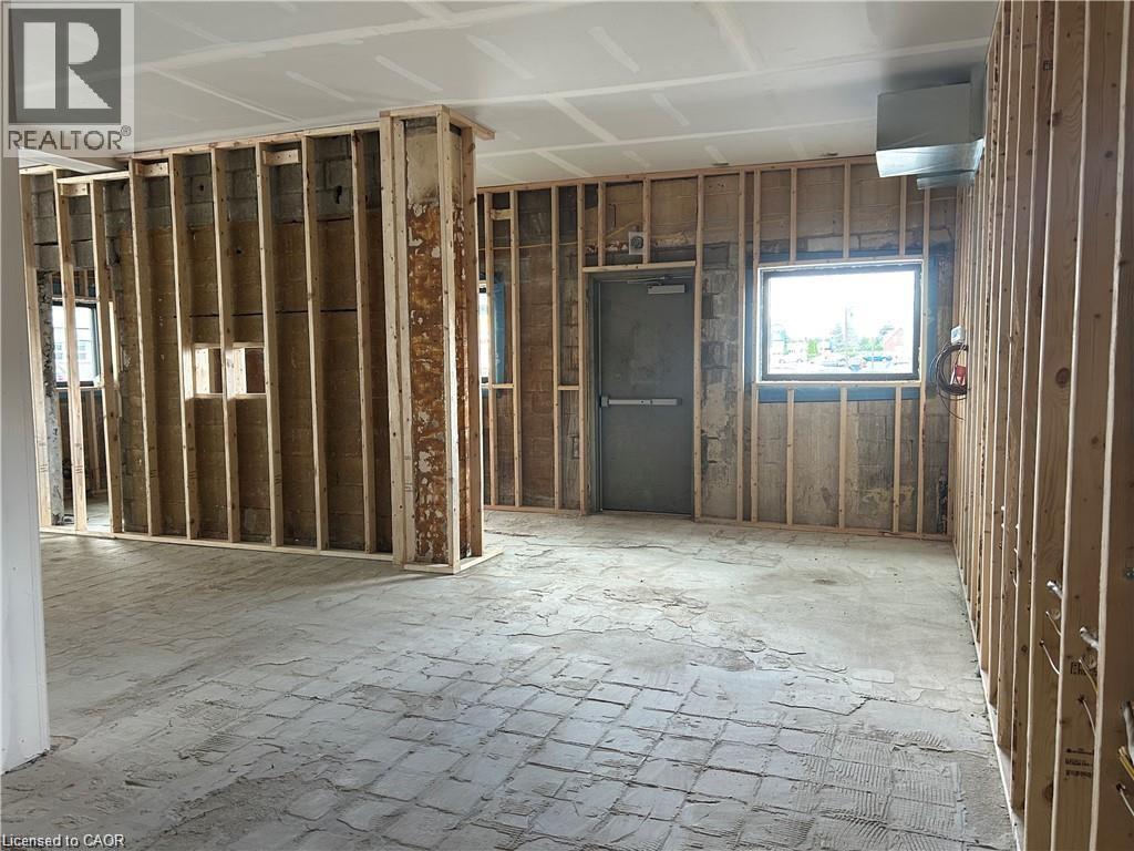 63 Queensway W, Simcoe, ON