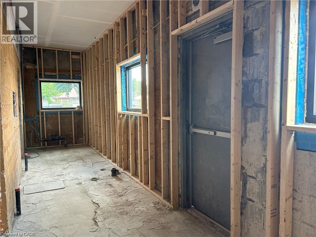 63 Queensway W, Simcoe, ON