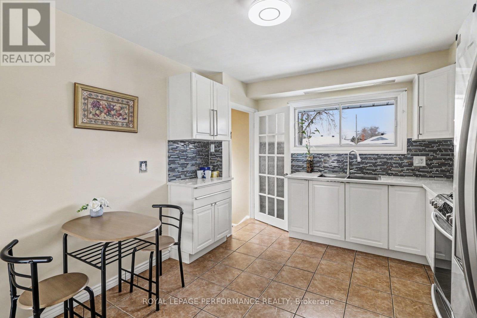 788 Dickens Avenue, Ottawa, ON - Indoor