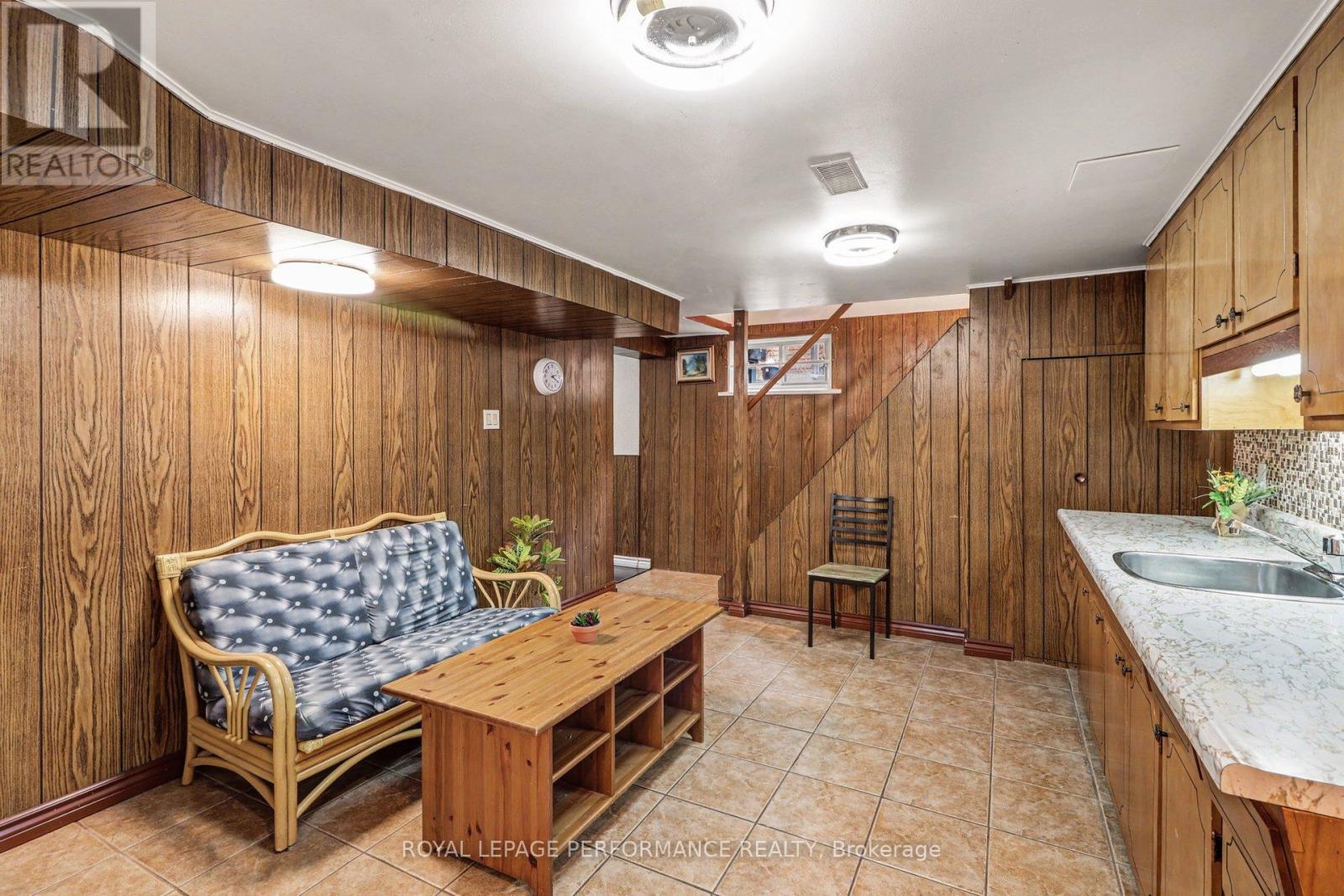 788 Dickens Avenue, Ottawa, ON - Indoor