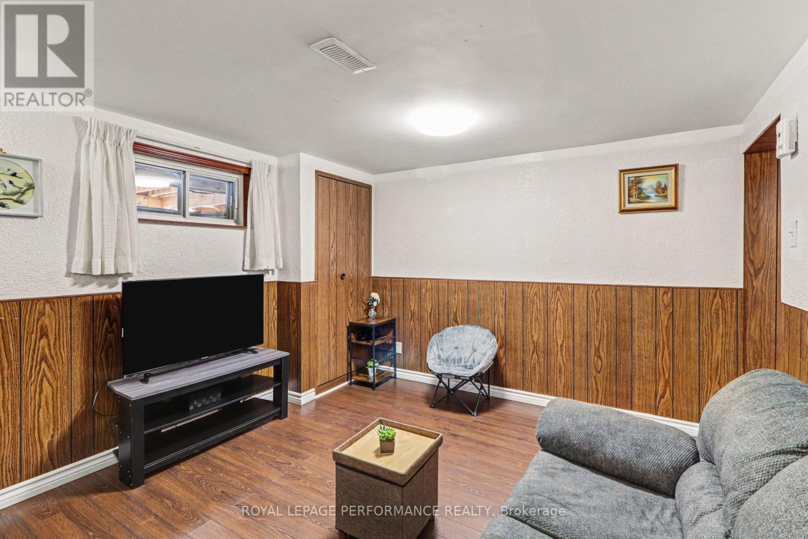 788 Dickens Avenue, Ottawa, ON - Indoor