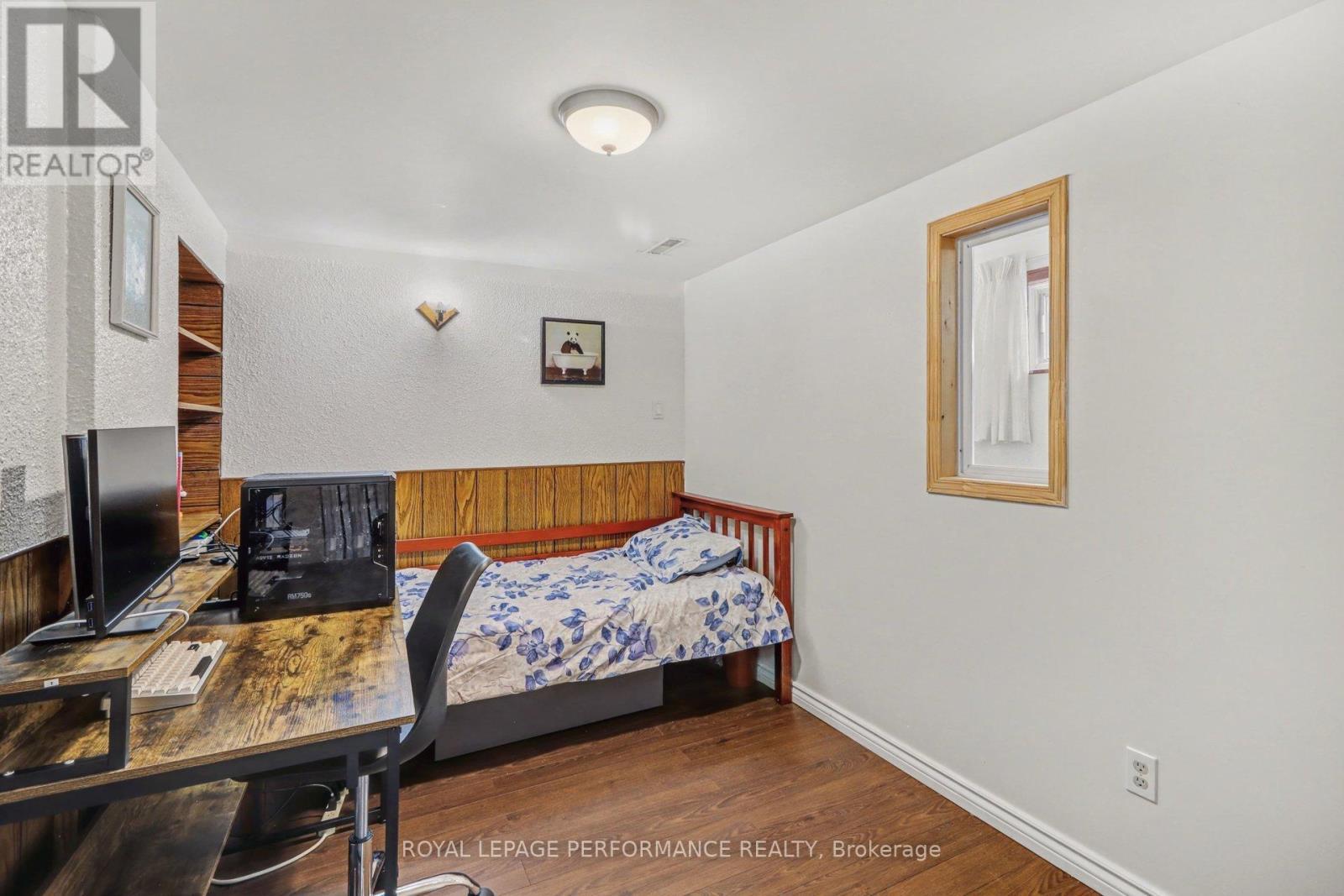 788 Dickens Avenue, Ottawa, ON - Indoor Photo Showing Bedroom