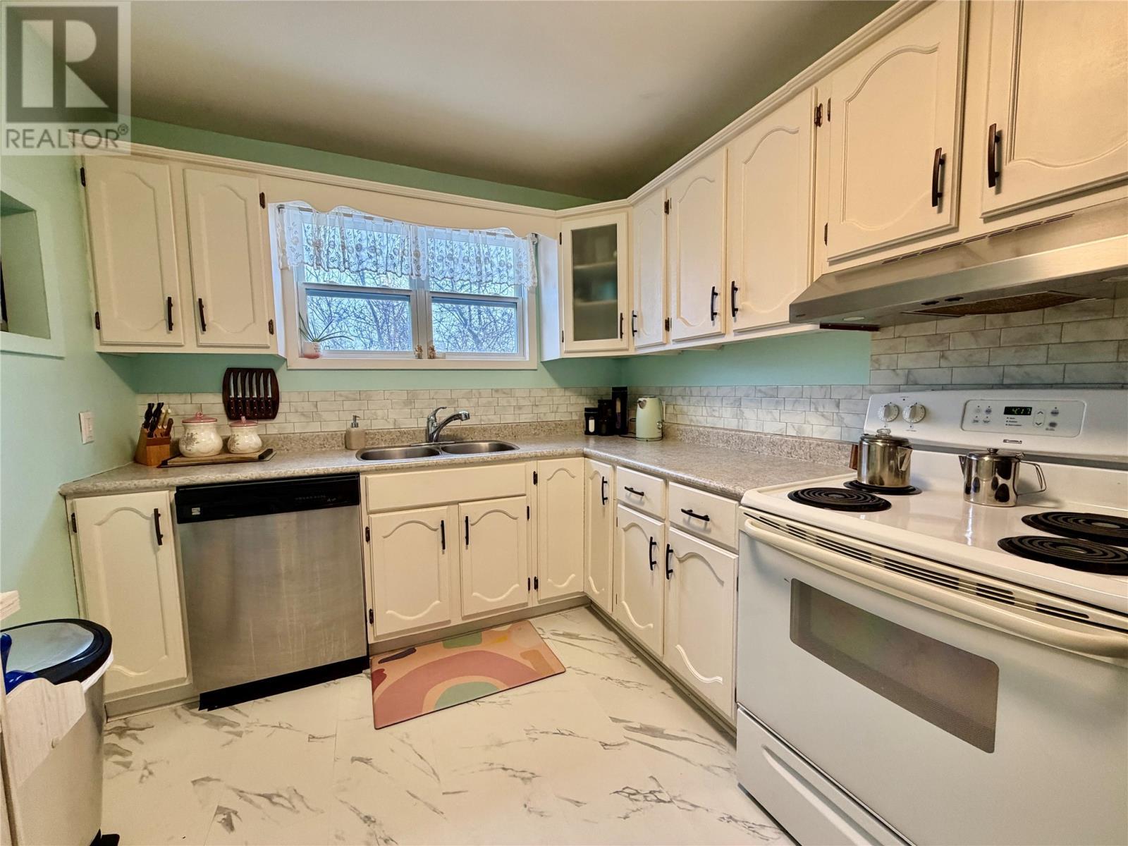 28-30 Bunkerhill Road, Fortune, NL - Indoor Photo Showing Kitchen With Double Sink