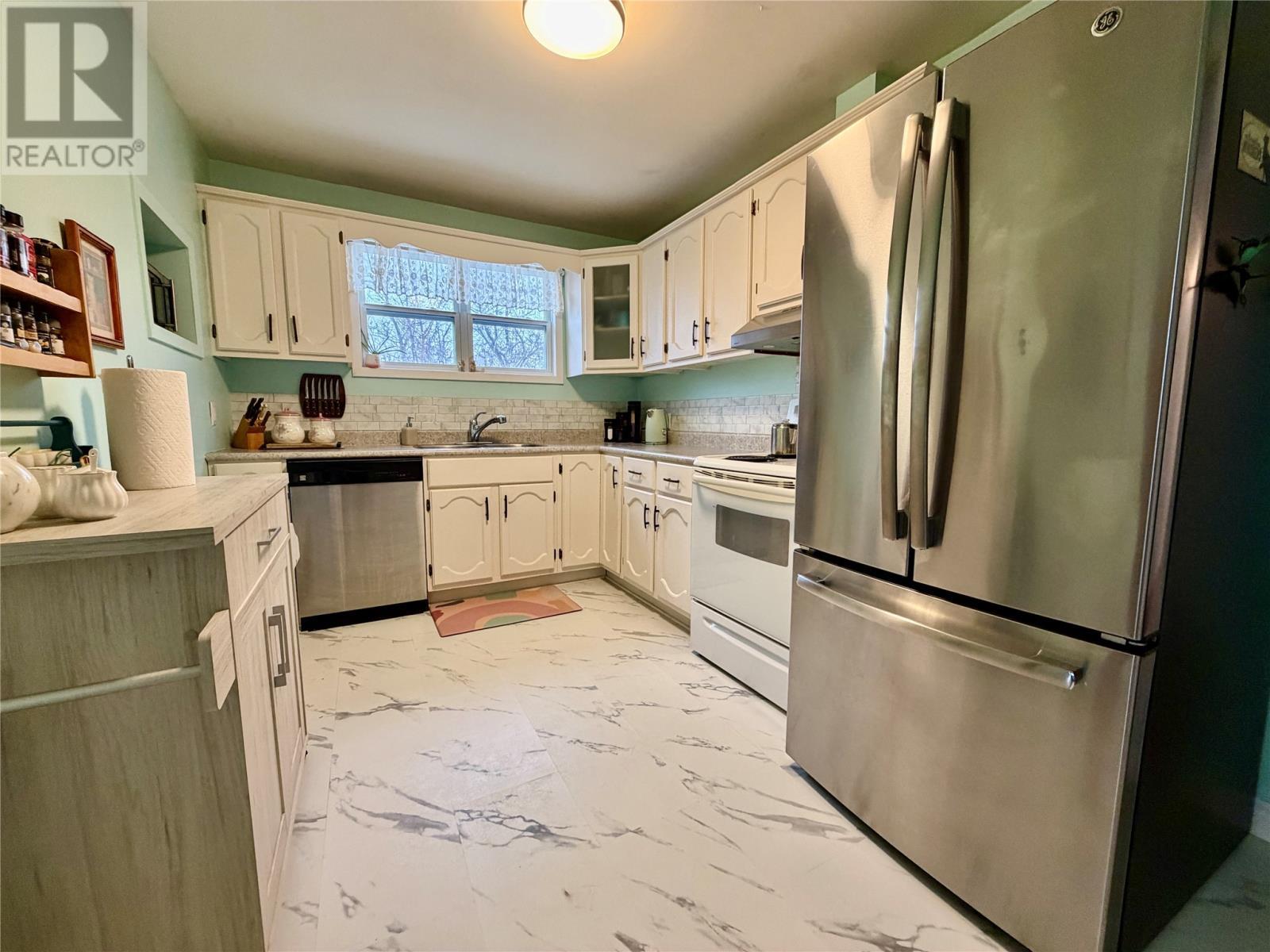 28-30 Bunkerhill Road, Fortune, NL - Indoor Photo Showing Kitchen