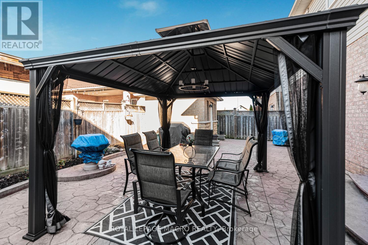 102 Erika Crescent, Hamilton, ON - Outdoor With Deck Patio Veranda