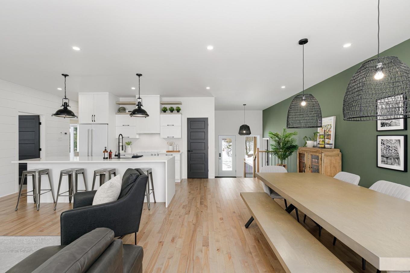 Salle à manger - 129 10E Avenue, Saint-Hippolyte, QC - Indoor