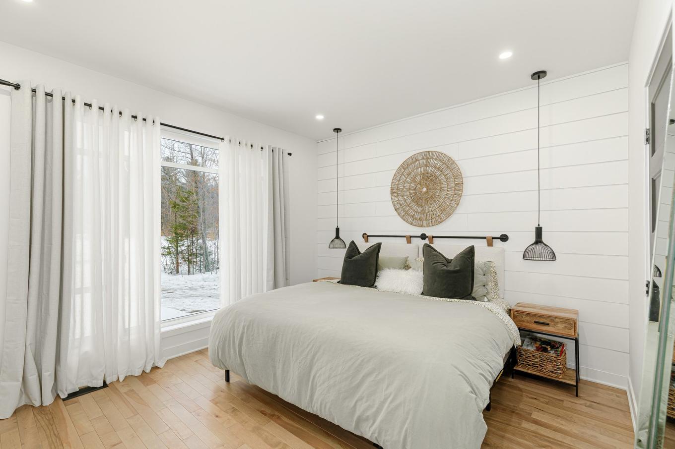 Chambre à coucher principale - 129 10E Avenue, Saint-Hippolyte, QC - Indoor Photo Showing Bedroom
